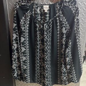 Como Vintage Black Top with White Accents